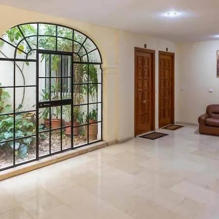 Plaza Emilio Luque 5 Apartman *