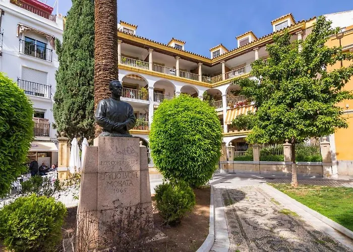 Plaza Emilio Luque 5 *